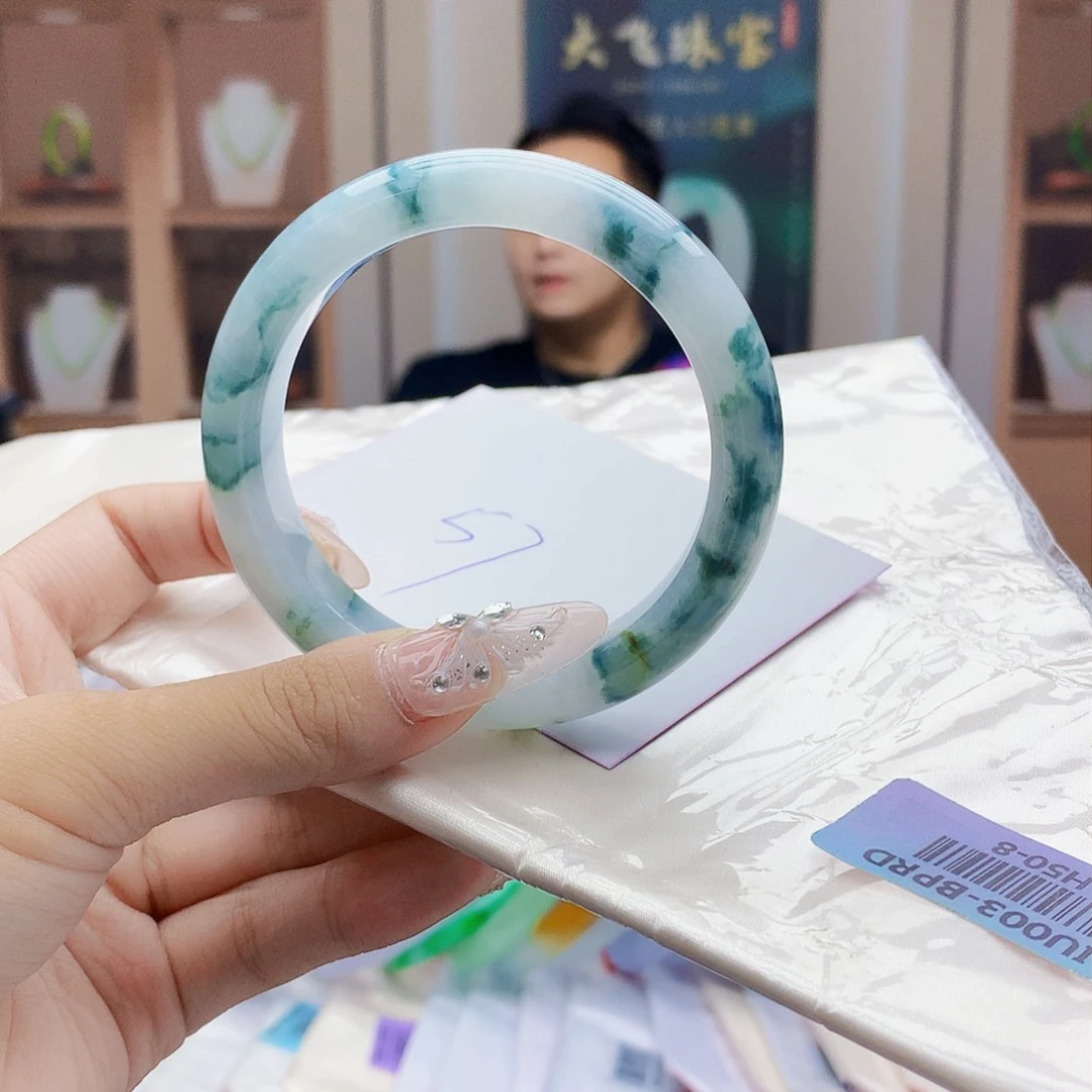 翡翠手镯未镶嵌6679999999999990900