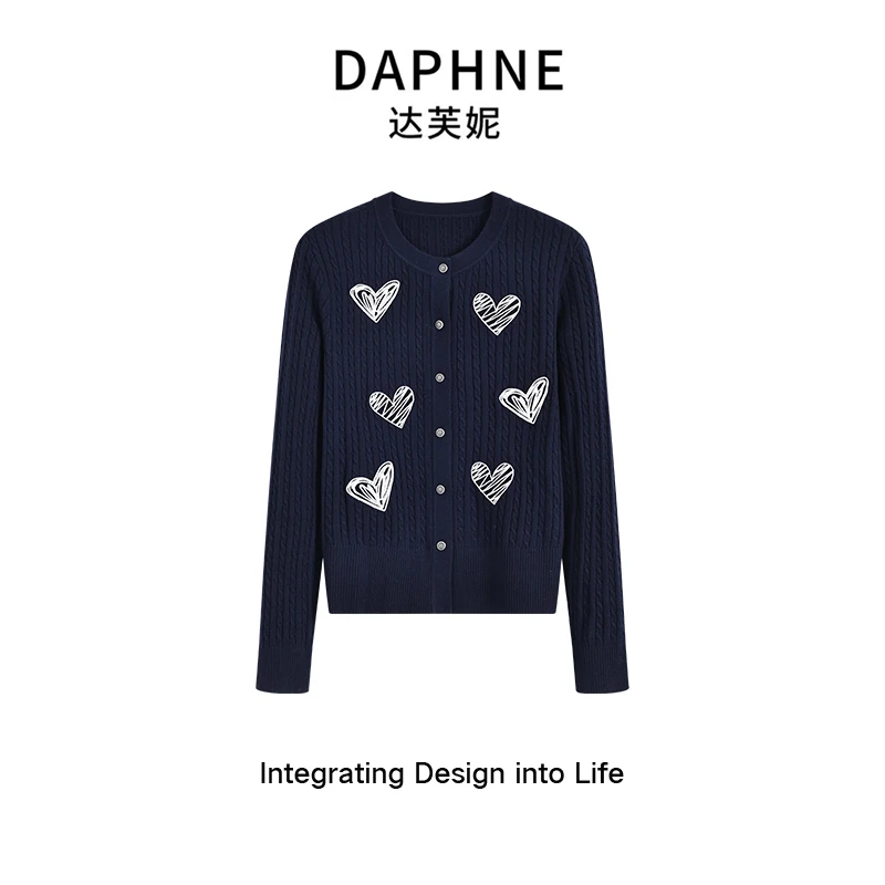 Daphne/达芙妮 秋季复古时尚设计感爱心圆领针织开衫上衣1458
