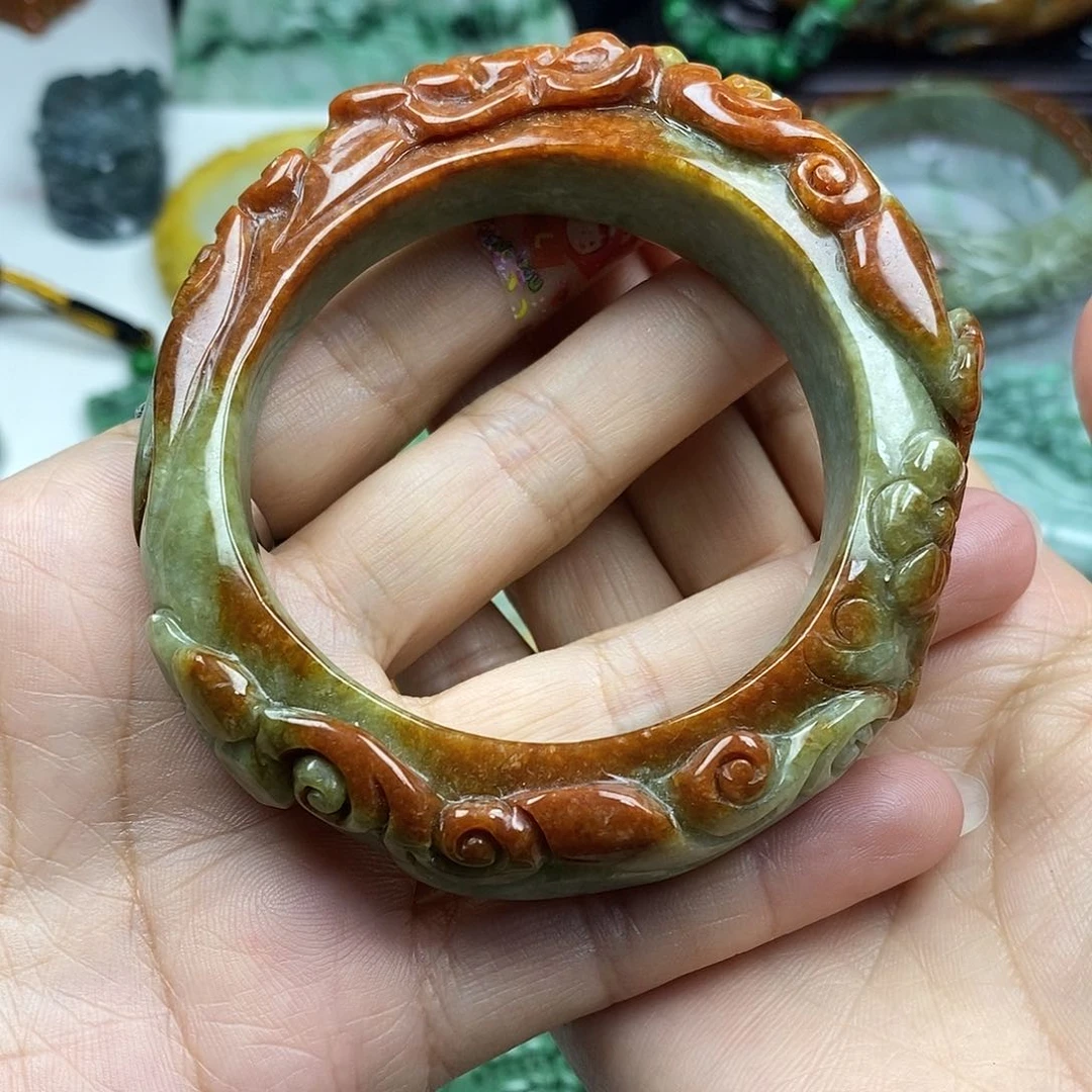 颈饰未镶嵌翡翠?****?手镯