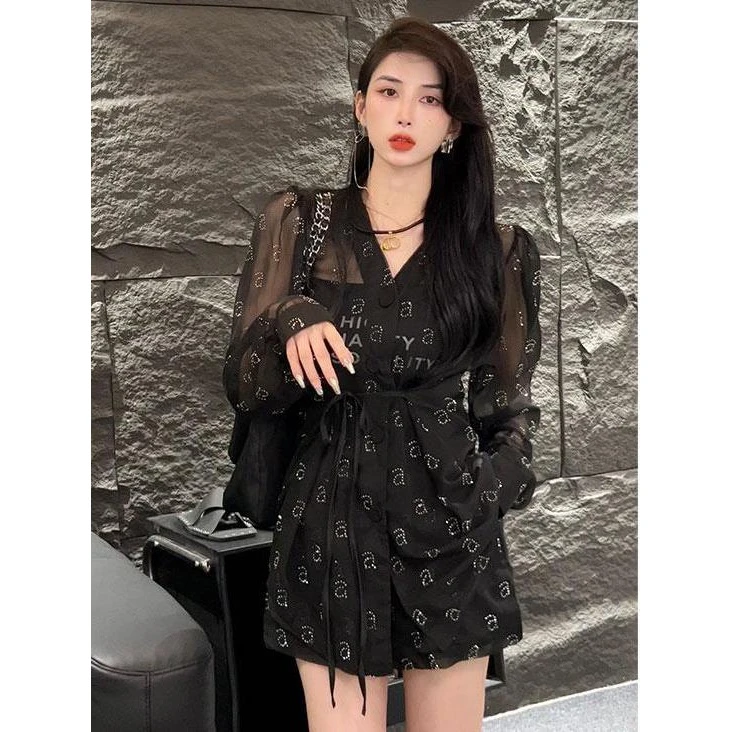 时髦烫钻泡泡袖V领衬衫+短裤套装女夏季新款洋气衣微透两件套