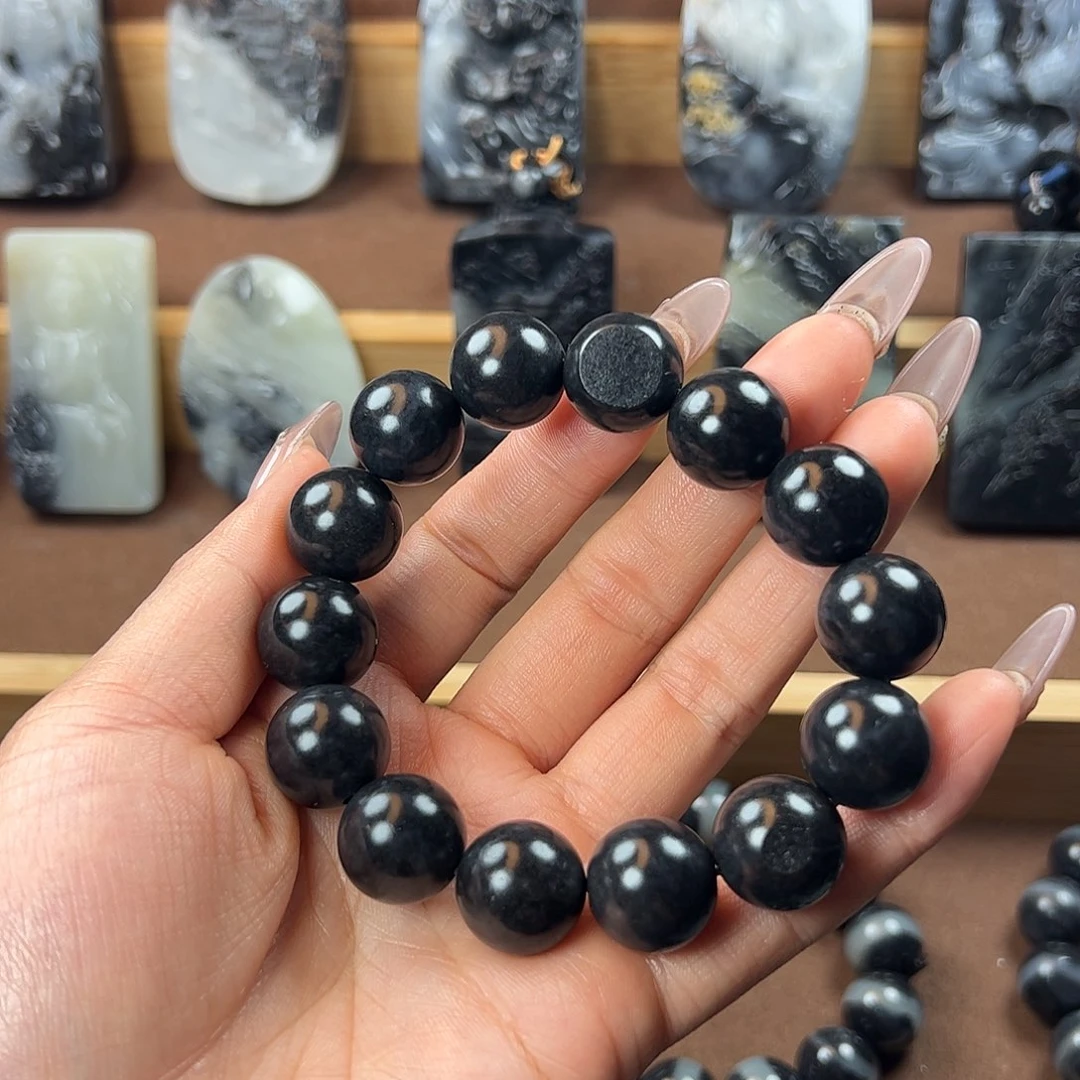 和田玉手链未镶嵌L****哥