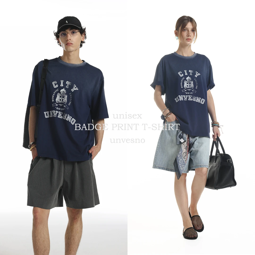 Unvesno(UN)炒色渐变做旧学院风徽章印花插肩短袖T恤
