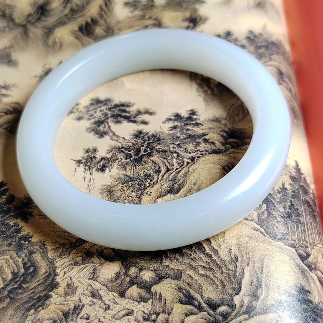 新疆和田玉白玉手镯 一级白 油润细腻 圈口56