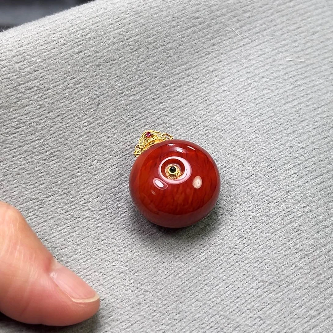 南红玛瑙18K金镶嵌珠宝奇石原矿吊坠