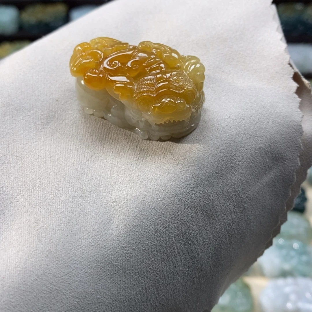 翡翠未镶嵌颈饰天然翡翠吊坠貔貅