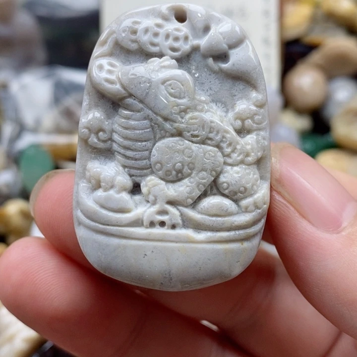 硅化珊瑚（珊瑚玉）未镶嵌颈饰