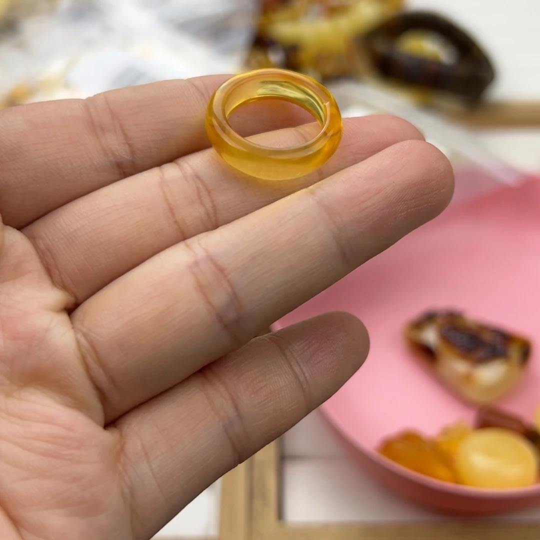 琥珀珠宝奇石未镶嵌