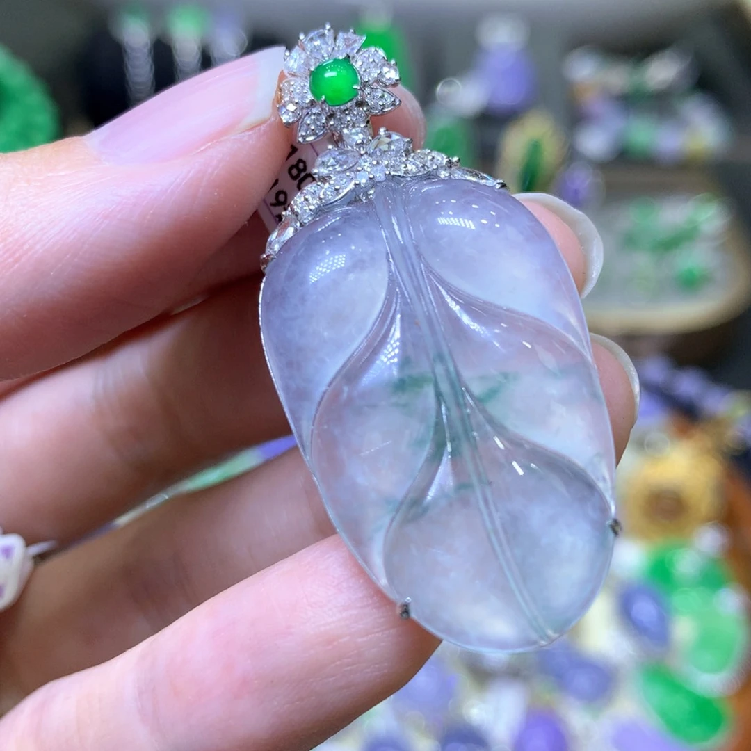【闪购商品】翡翠颈饰18K金镶嵌翡翠吊坠项链