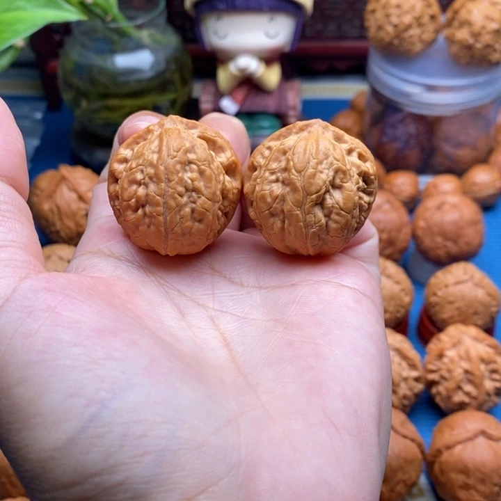 文玩核桃把件树皮纹