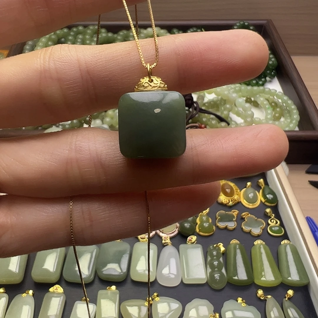 和田玉银S925镶嵌吊坠(赠链)