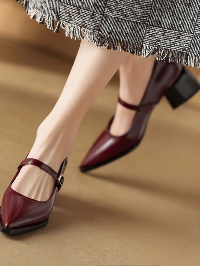 法式复古尖头高跟鞋女粗跟2025春夏新款软皮一字扣带玛丽珍鞋单鞋