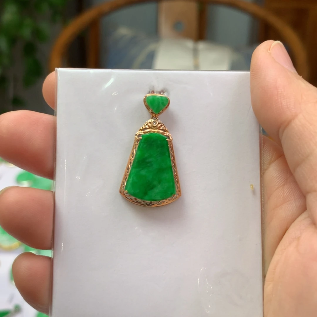 【闪购商品】翡翠颈饰18K金镶嵌翡翠首饰