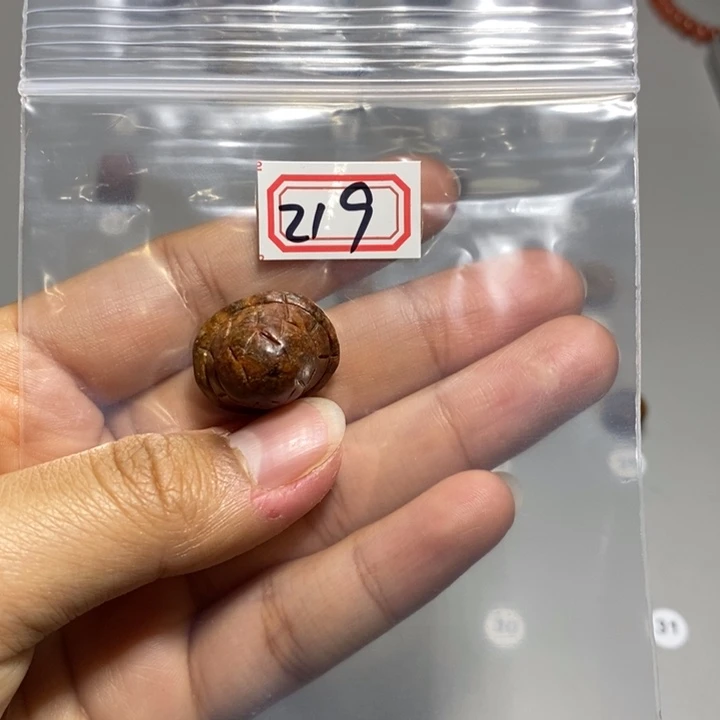 和田玉颈饰未镶嵌草***子