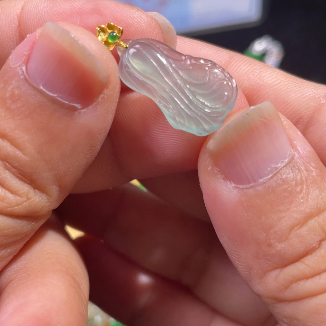 翡翠18K金镶嵌颈饰翡翠