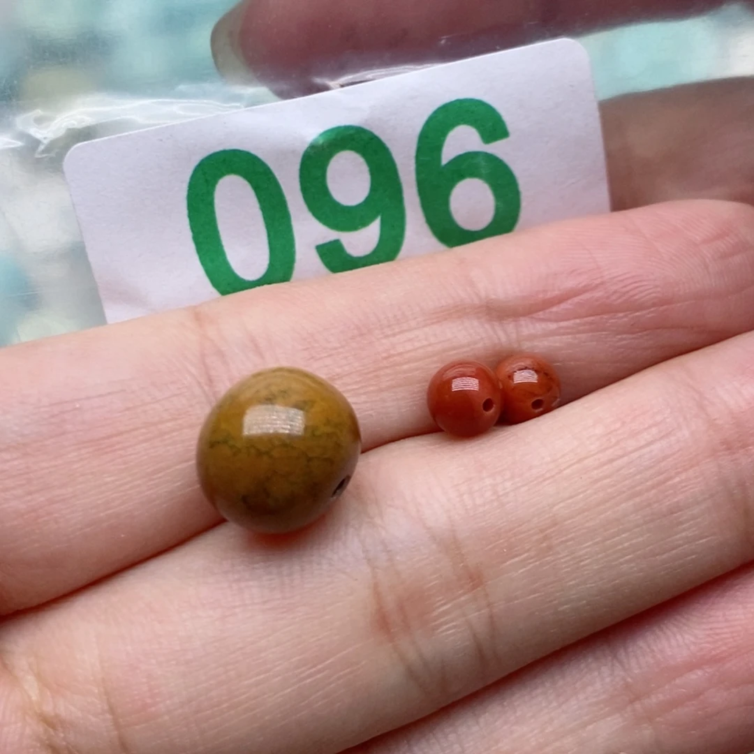 南红玛瑙未镶嵌珠宝奇石