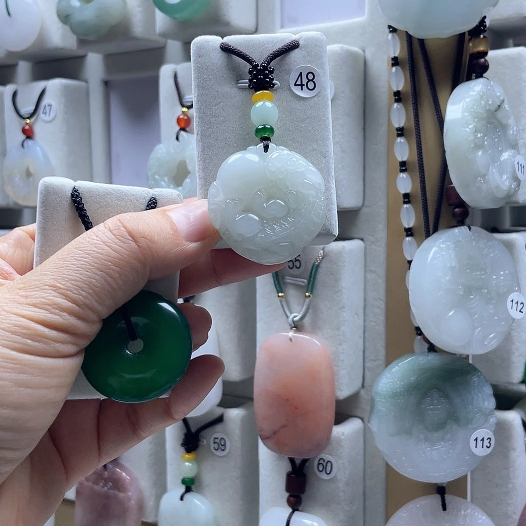 玛瑙/玉髓颈饰合金