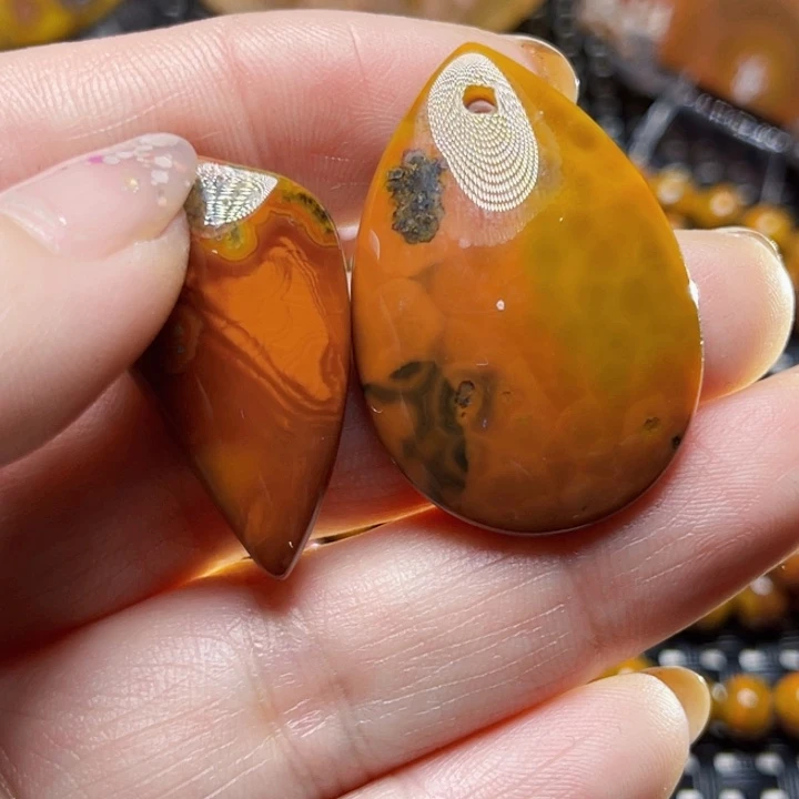 玛瑙/玉髓颈饰未镶嵌我****，