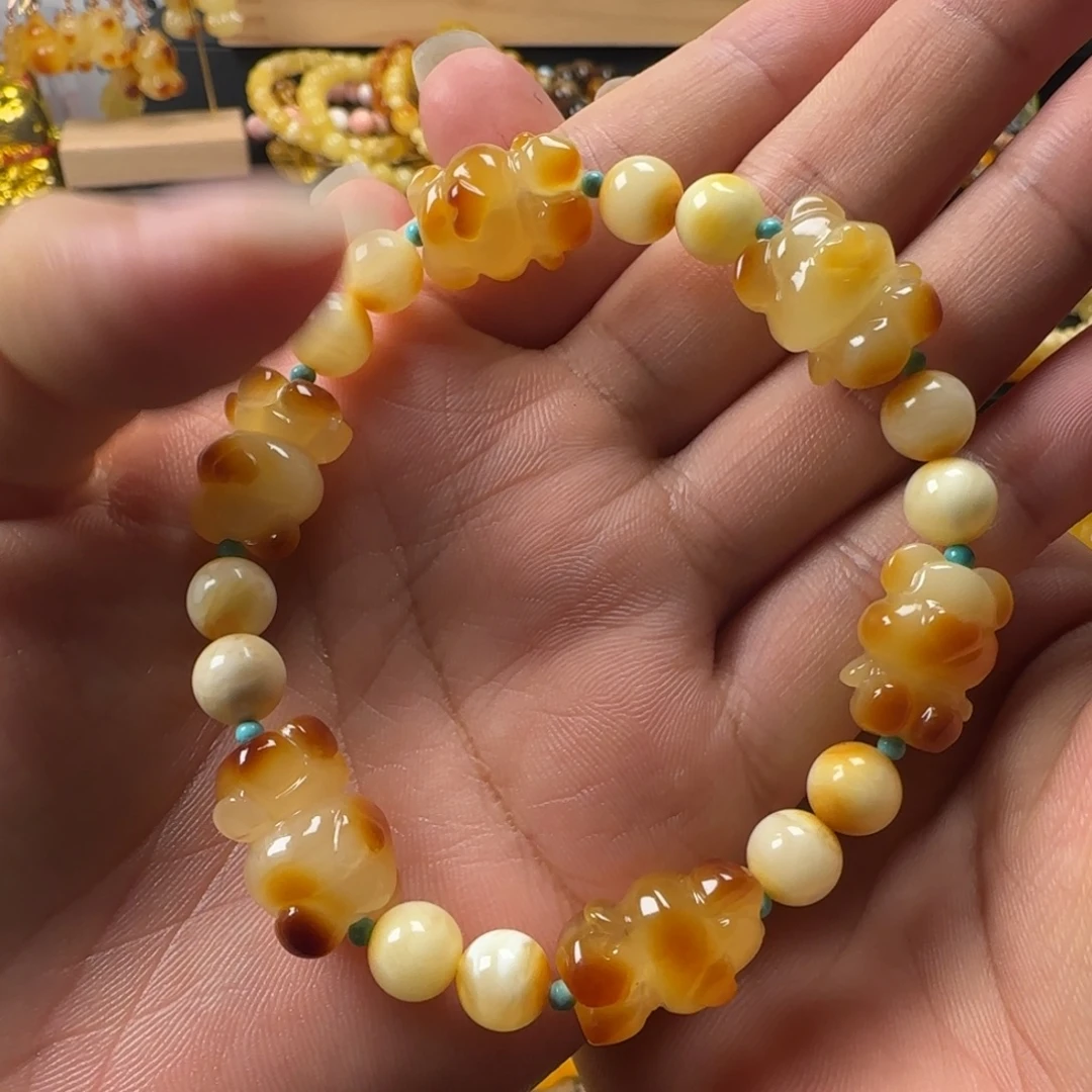 蜜蜡未镶嵌颈饰蜜蜡俏色小熊多宝手串