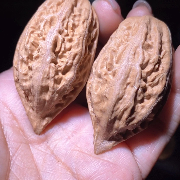 文玩核桃把件东北野生楸子小美84