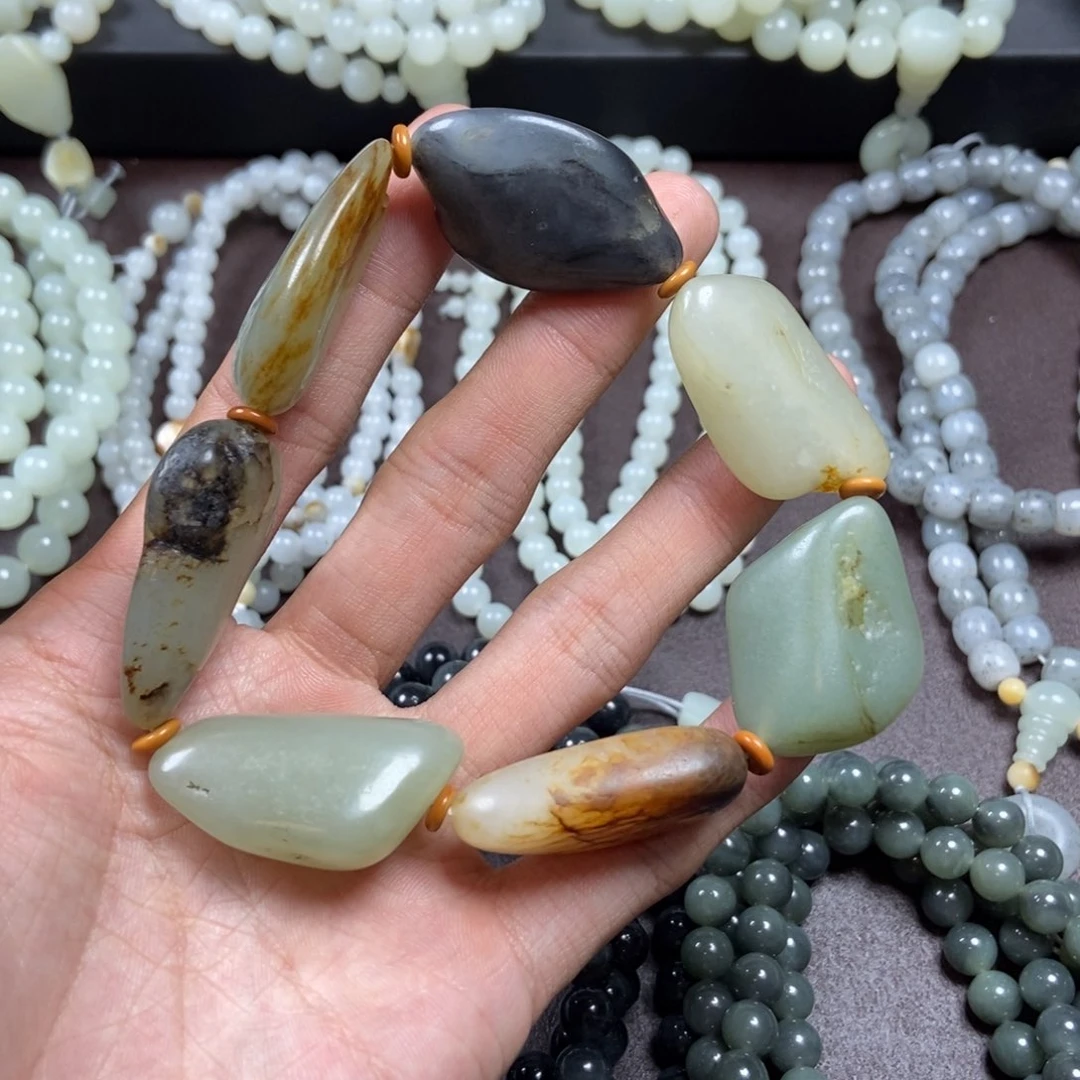 和田玉未镶嵌把件