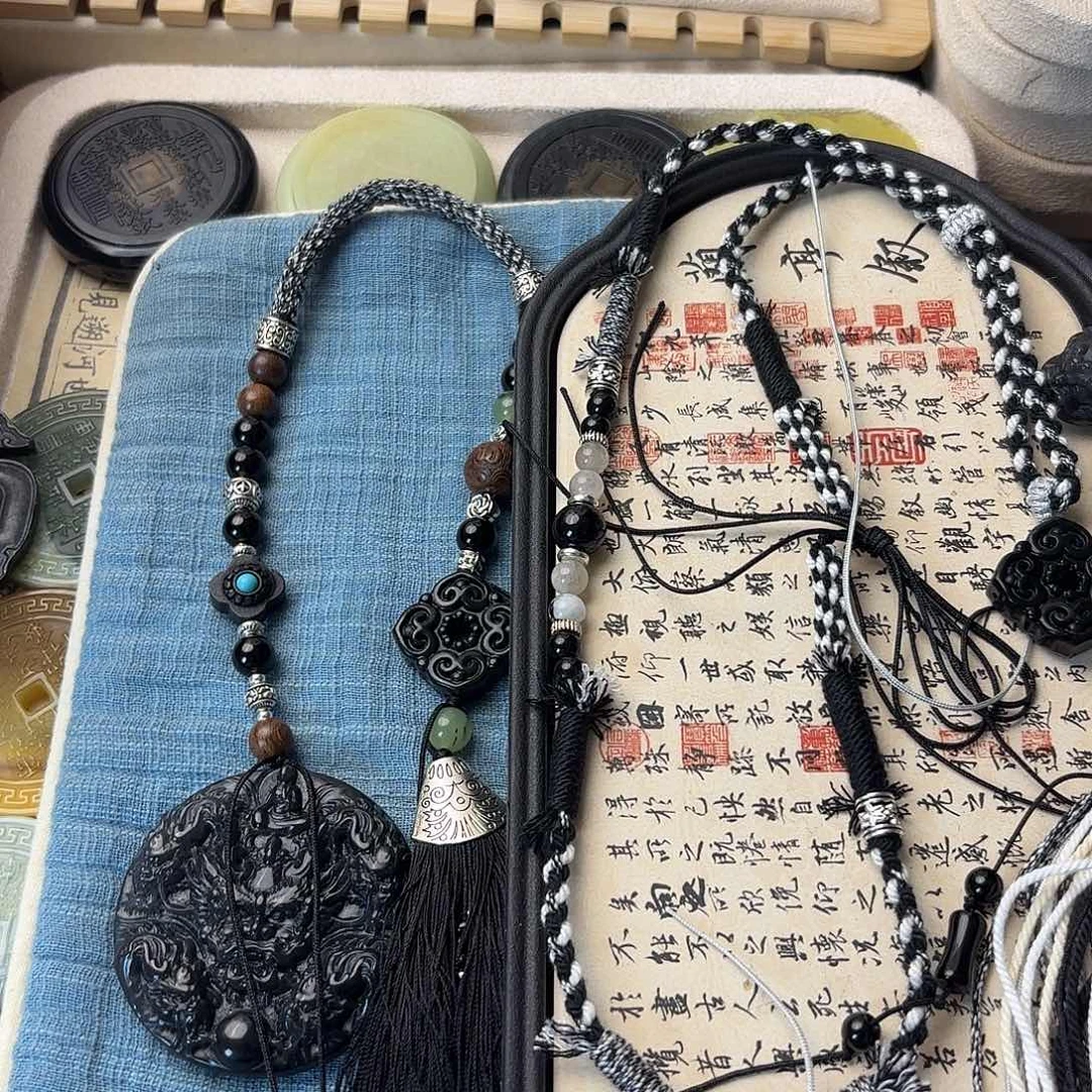 蛇纹石玉合金颈饰