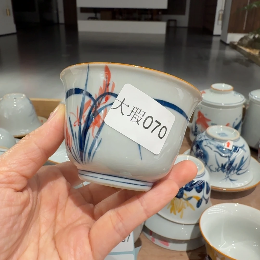 釉下手绘茶具微瑕