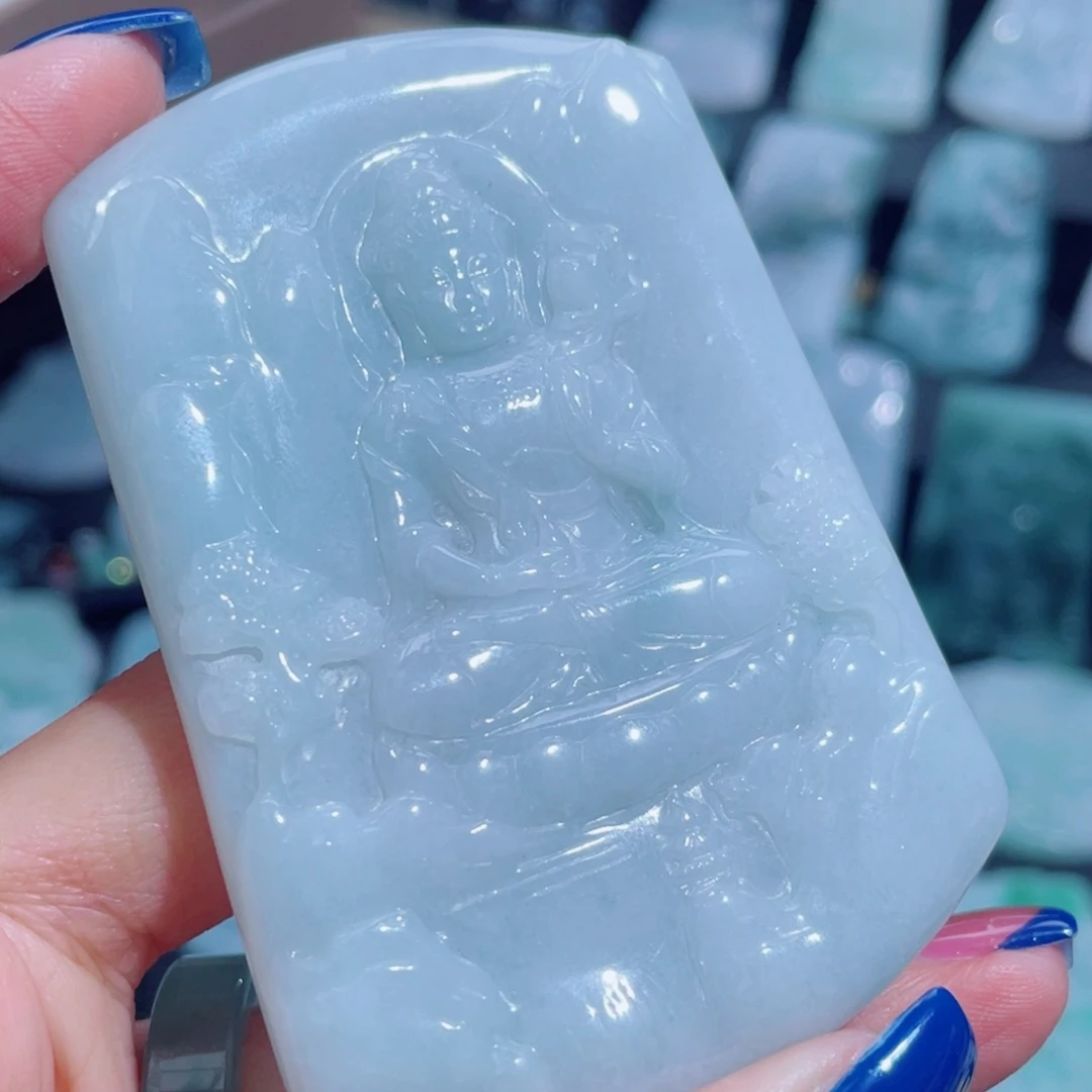 翡翠未镶嵌颈饰山水