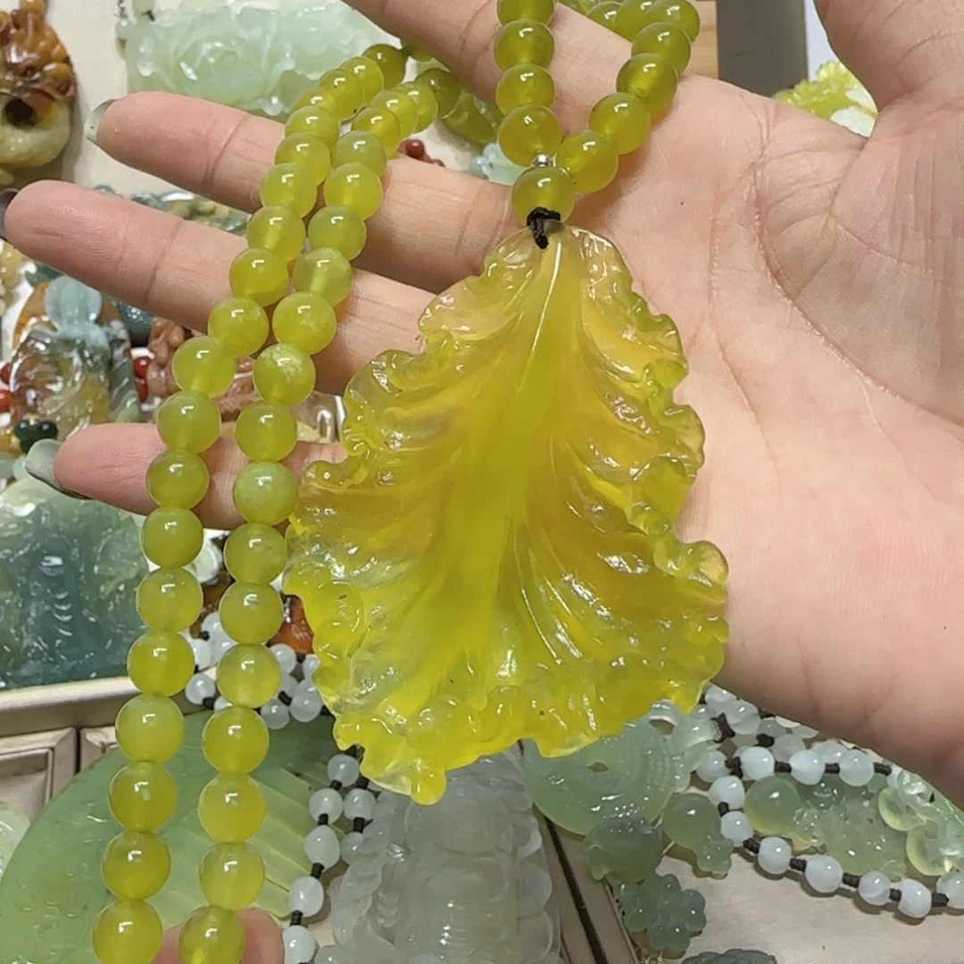 未镶嵌蛇纹石玉吊坠