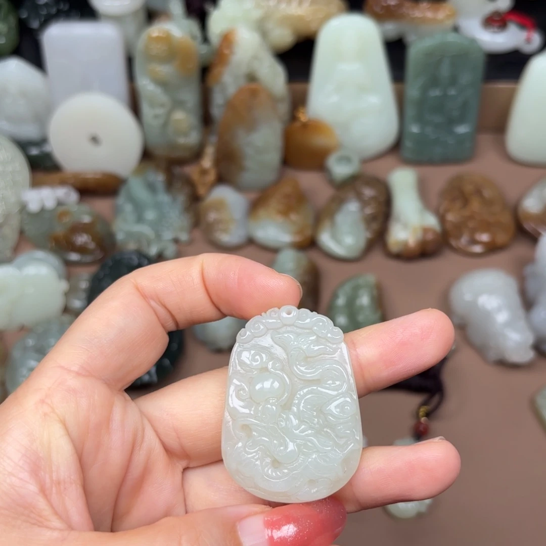 颈饰未镶嵌和田玉