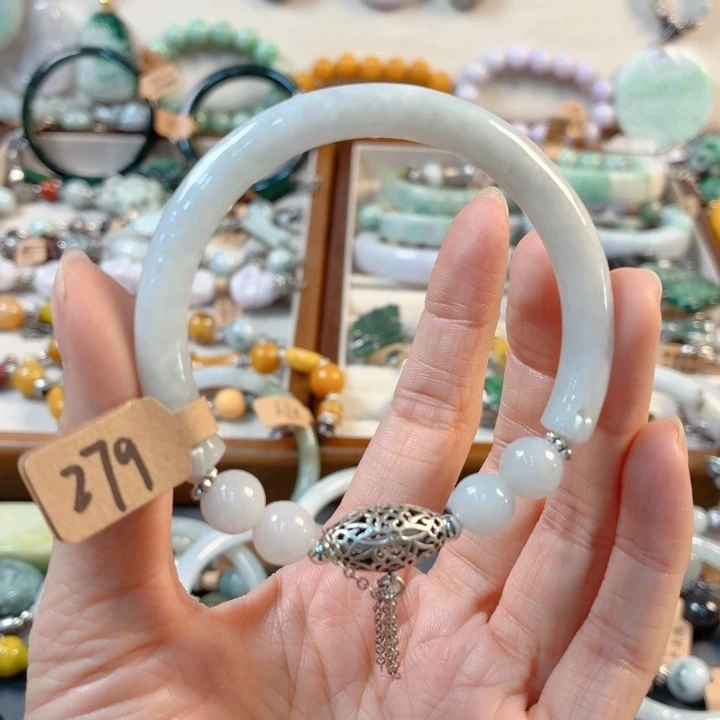 南***佛翡翠未镶嵌颈饰手串