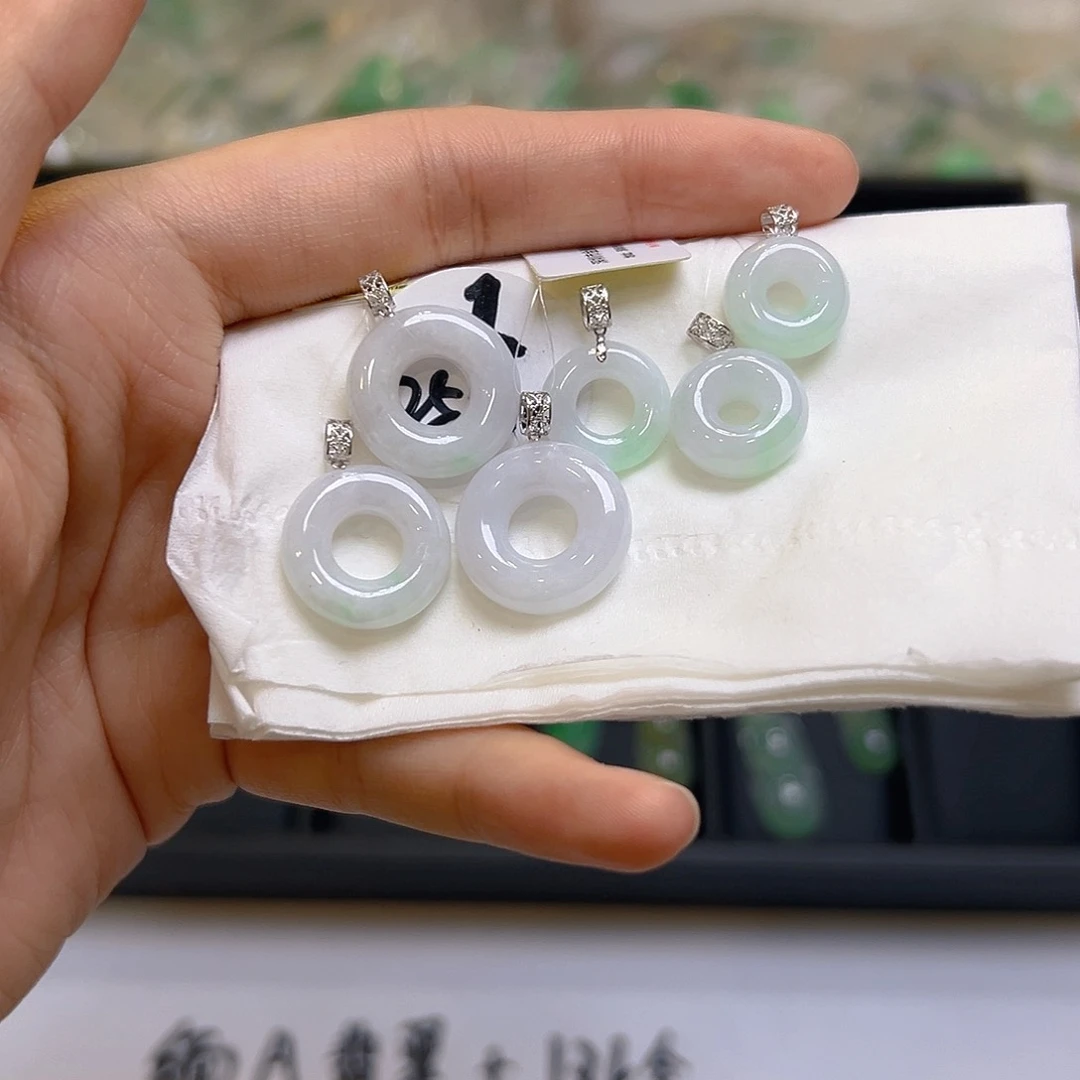 翡翠18K金镶嵌吊坠(不含链)多样性发一件