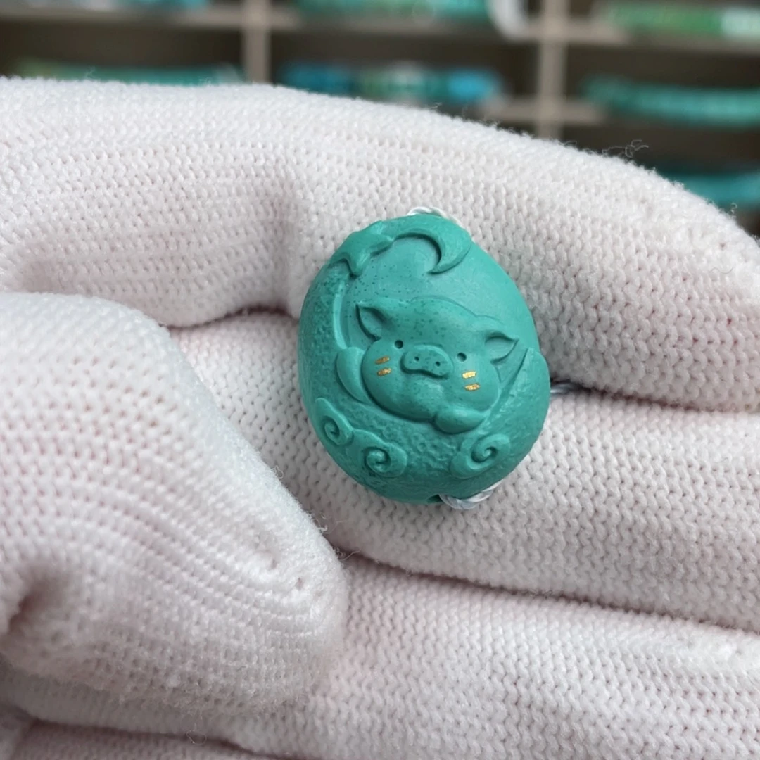 绿松石未镶嵌玉化月亮猪