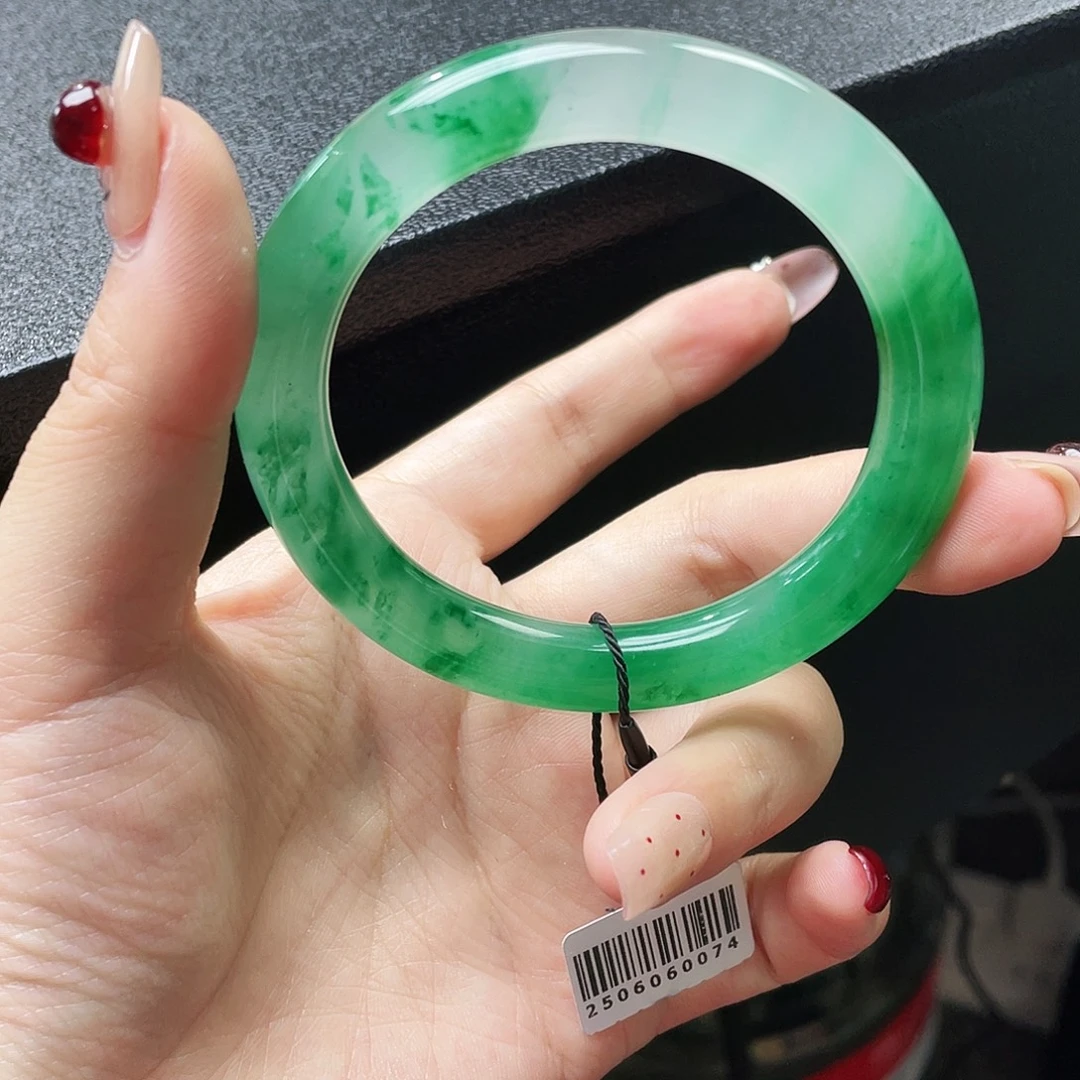 石英质玉未镶嵌手镯57.8