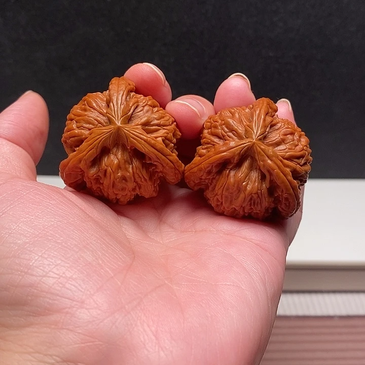 王***生文玩核桃吊坠白奔