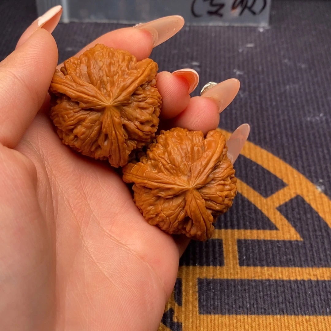 南***储吊坠文玩核桃白狮子