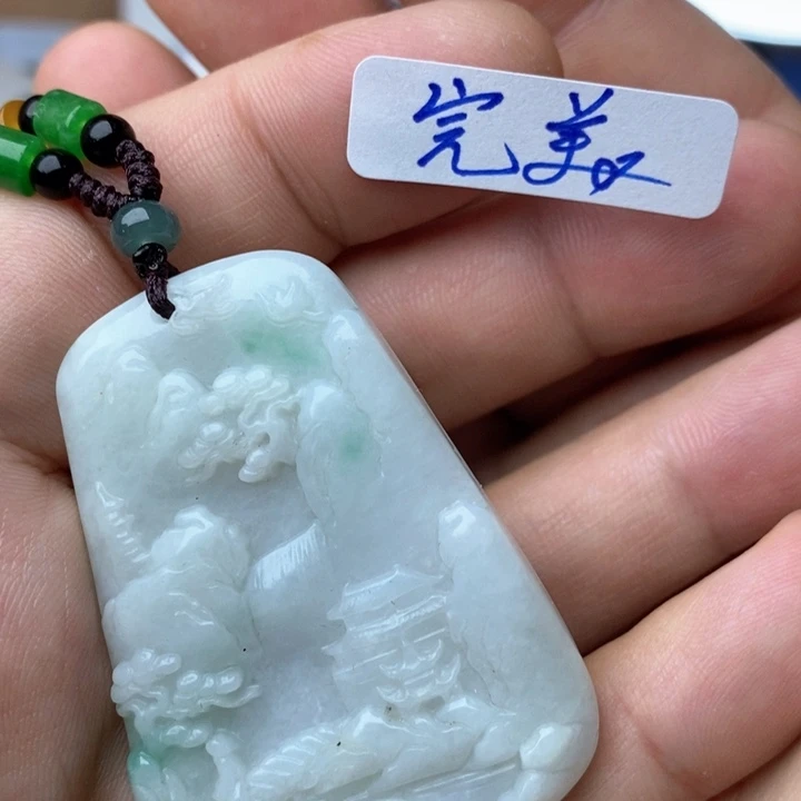 翡翠颈饰未镶嵌好