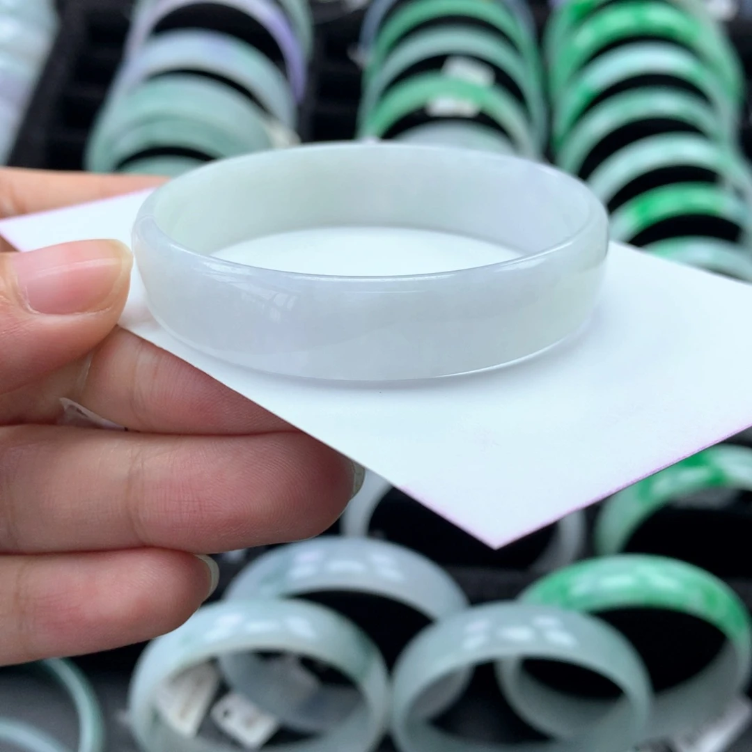 翡翠手镯未镶嵌公主