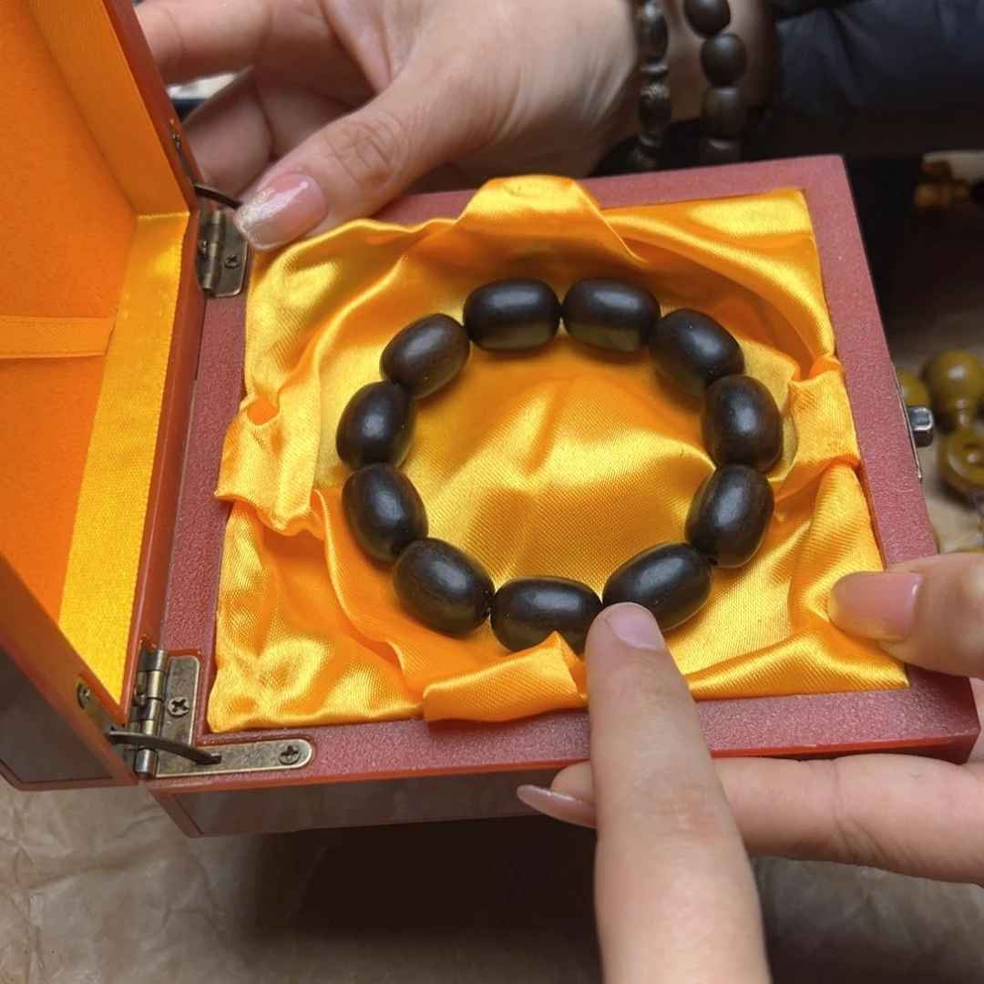 大叶紫檀（黑酸枝木类）