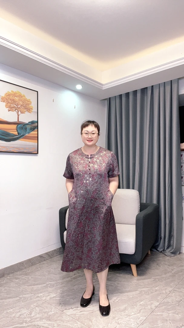 时尚纽扣温婉风重工休闲设计款中老年女装旗袍式连衣裙