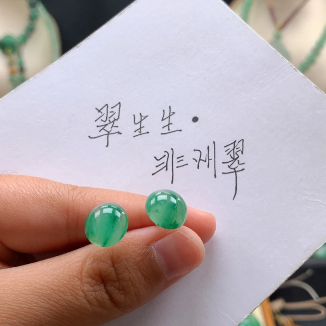 【闪购商品】银S925镶嵌石英质玉耳钉