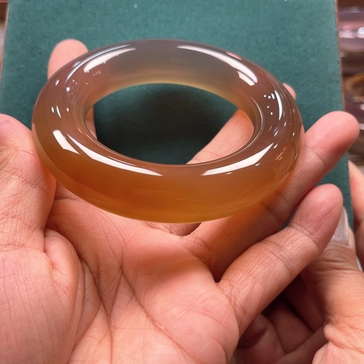 玛瑙/玉髓手镯未镶嵌i***4