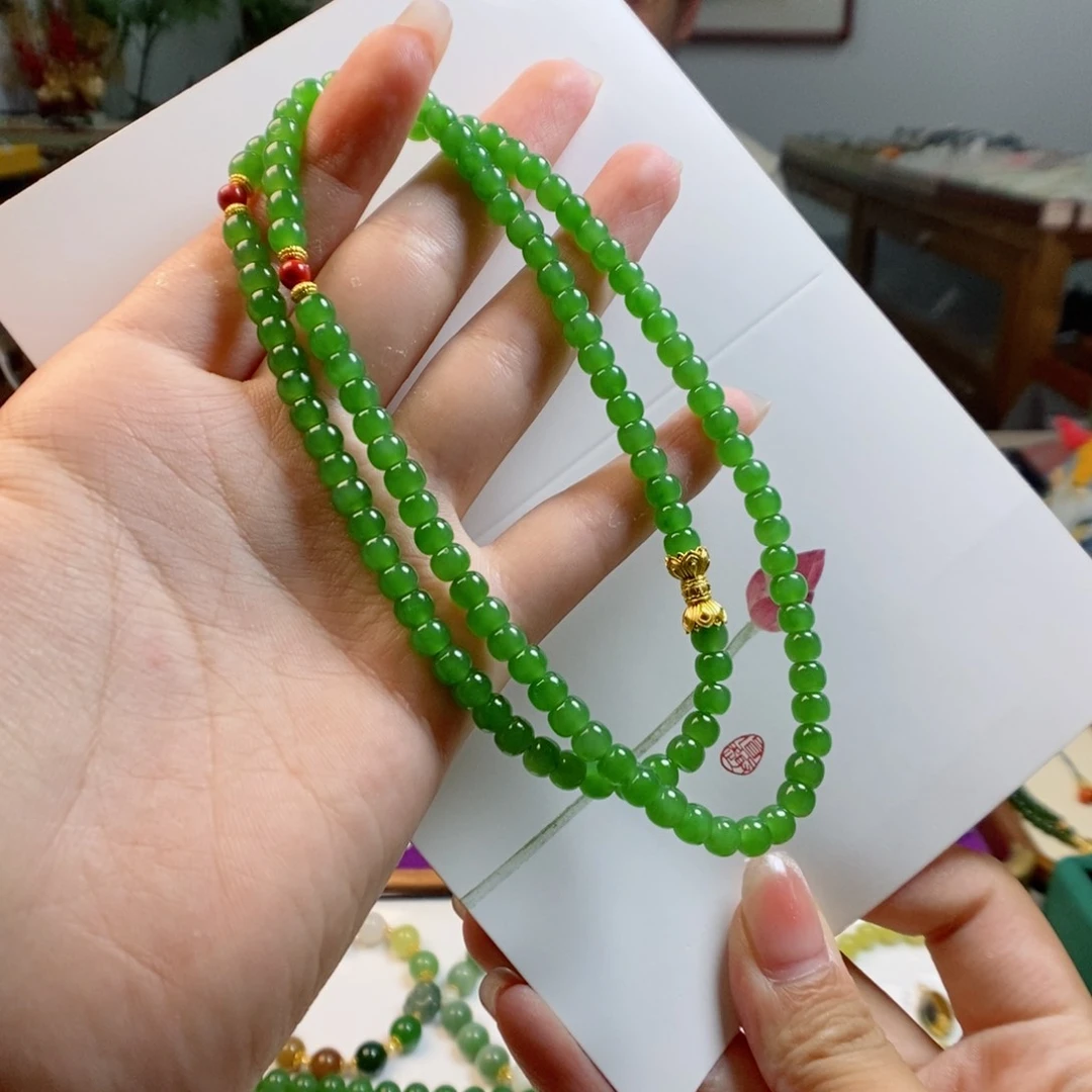 和田玉未镶嵌颈饰苹果绿约卡6