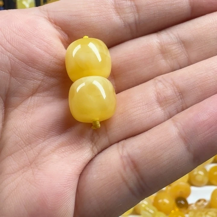 蜜蜡未镶嵌珠宝奇石