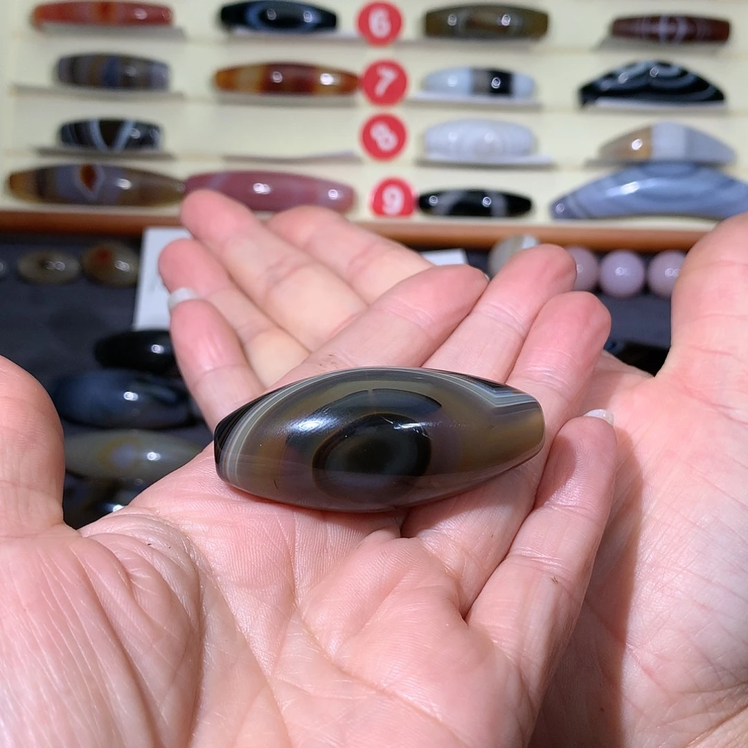 瑞***柜玛瑙/玉髓未镶嵌颈饰