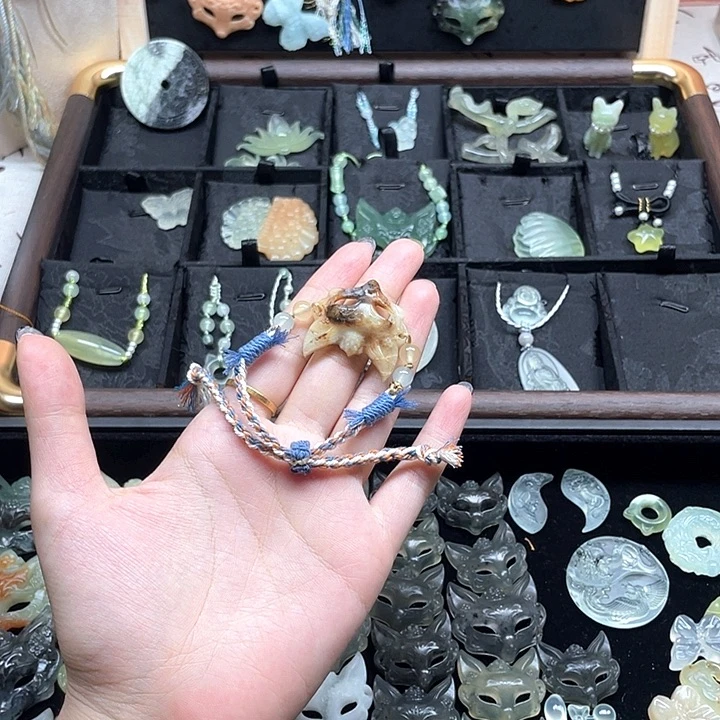 未镶嵌蛇纹石玉颈饰福利手链