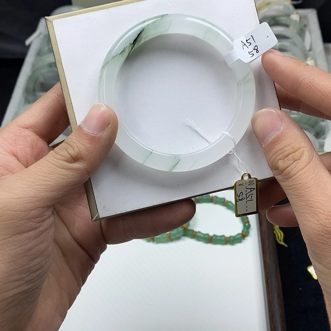 石英质玉未镶嵌手镯58圈口