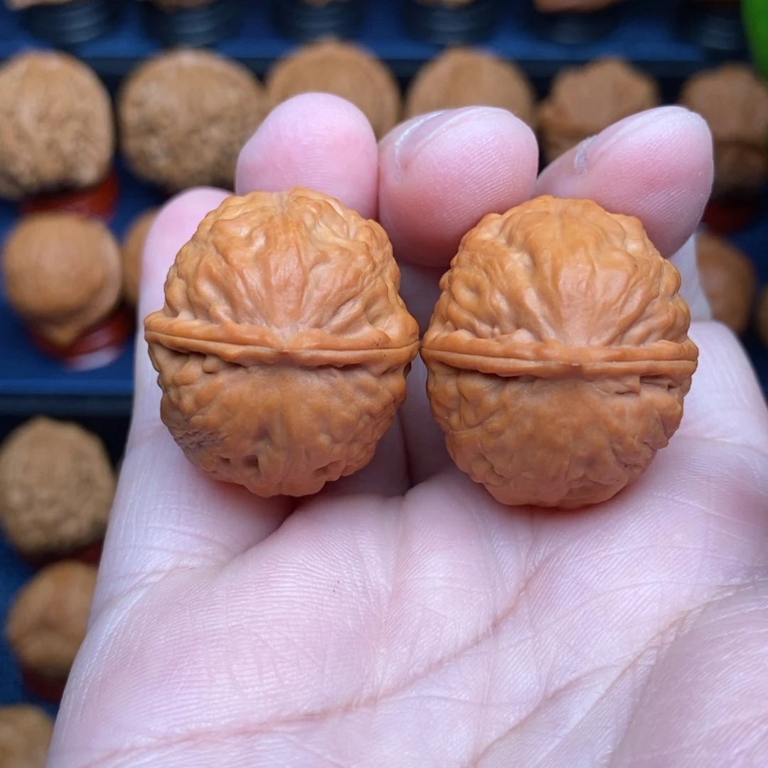 文玩核桃把件手捻光头敦煌