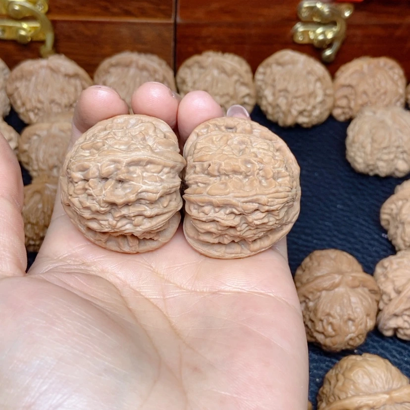 【闪购商品】文玩核桃吊坠S****爱白狮子40