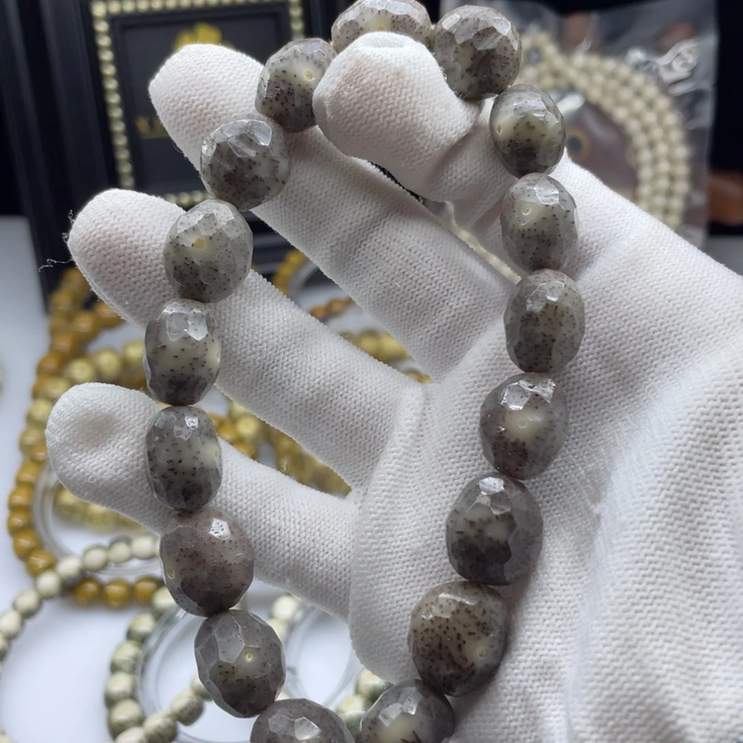 吊坠星月菩提15灰冰糖大随型手持     A22