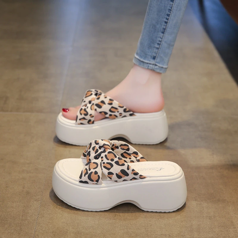 达芙妮集团鞋柜厚底高跟凉拖鞋女夏外穿2025新款增高一字拖凉鞋休